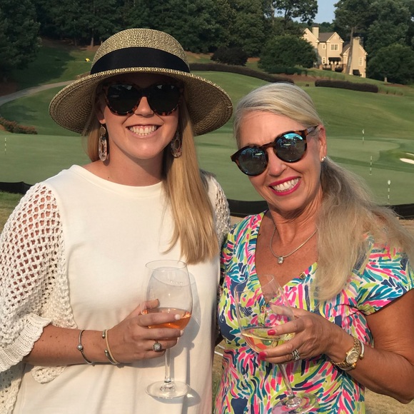 Meet your Posher, Kay - Picture 1 of 4